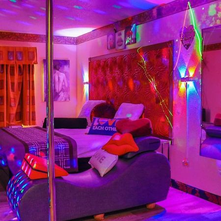 Luxe Romantic Suites Dolton Buitenkant foto