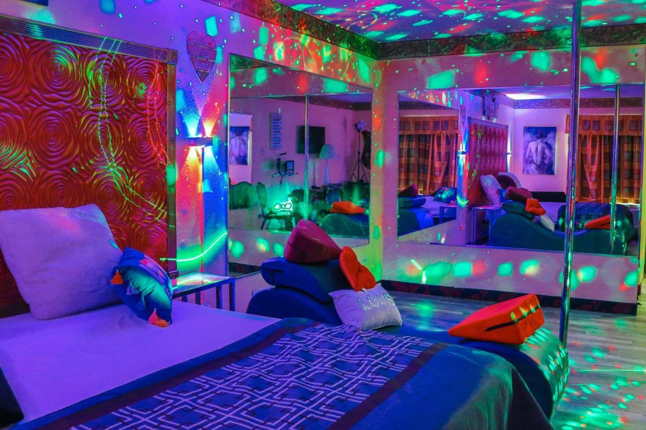 Luxe Romantic Suites Dolton Buitenkant foto